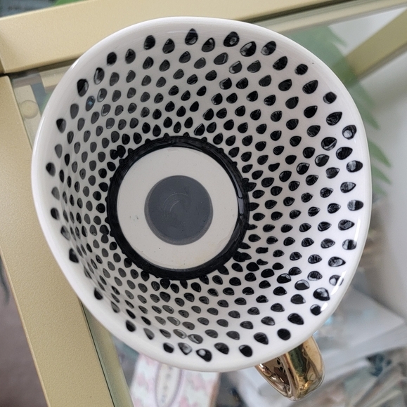 Old Pottery Company Black and White Teardrop Pattern Mug with Gold Handle - Picture 4 of 5